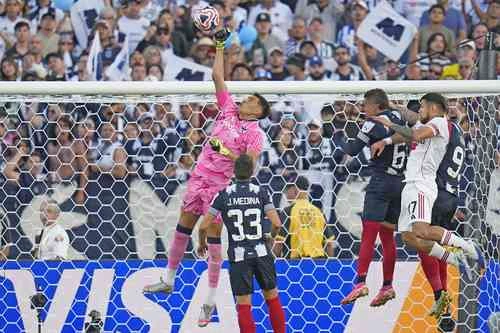 Mucha pasión y poco juego: Rayados y River Plate empatan    
