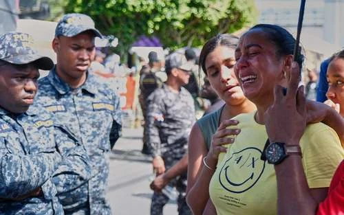 Se desploma techo de centro nocturno en Dominicana; 98 muertos y 160 heridos   