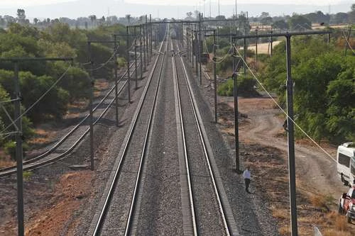 El país tendrá 3 mil kilómetros de vías de ferrocarril este sexenio: Sheinbaum   
