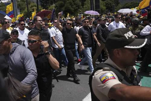 Encabeza Noboa protesta contra Corte de Ecuador   