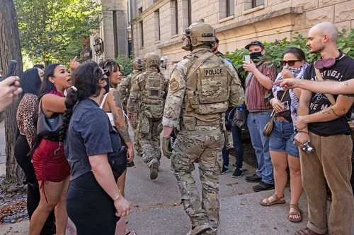 Denuncian desaparición forzada de migrantes en EU por redadas del ICE    