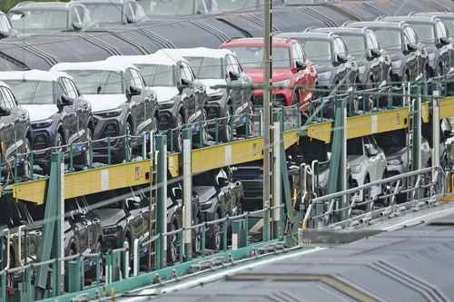 Francia: Europa se sometió  a EU con acuerdo comercial   