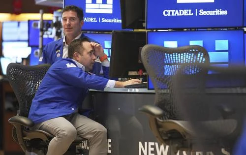 El peso cerró en su nivel más bajo del año y Wall Street no pudo sostener sus ganancias   