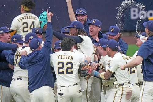 Cerveceros derrotan a Cachorros y van por el título de la Nacional   