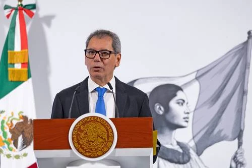 Intervención fue preventiva, la banca opera normal: Hacienda   