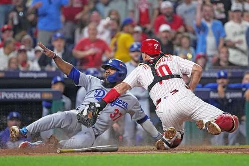 Dodgers vence 4-3 a Filis y lo pone al borde  de la eliminación   