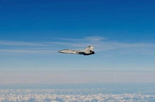 Estonia y Polonia acusan a Rusia de violar su espacio aéreo   