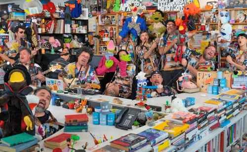 31 Minutos se burla  en su presentación de Tiny Desk Concert  de políticas de Trump   