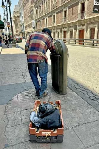 Julio Boltvinik: Economía moral   