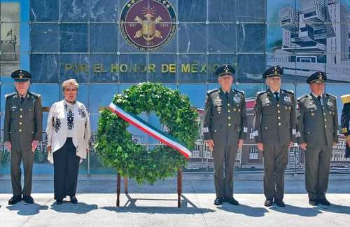 Depositan los restos de Hermenegildo Cuenca Díaz en el Panteón Dolores   