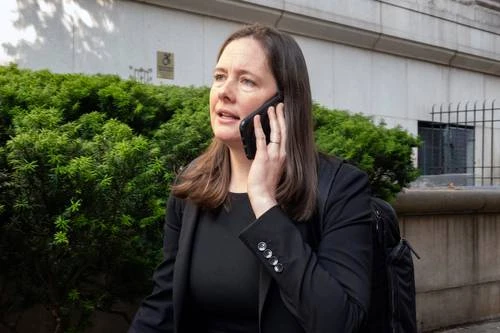 Despiden a fiscal que procesó a Epstein y Diddy   