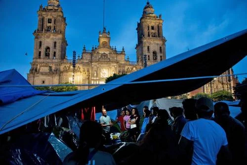 La presencia de maestros oaxaqueños en el plantón fortalece la lucha: CNTE   