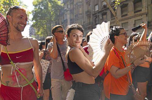 Realizan argentinos histórica marcha contra el fascismo   