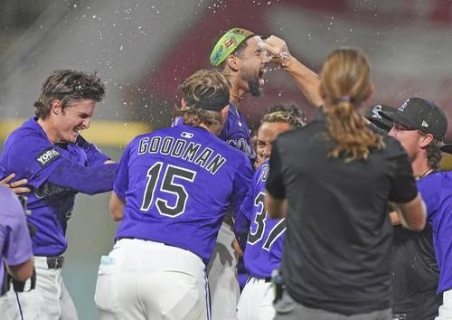 Bernabel da triunfo a Colorado sobre Dodgers   
