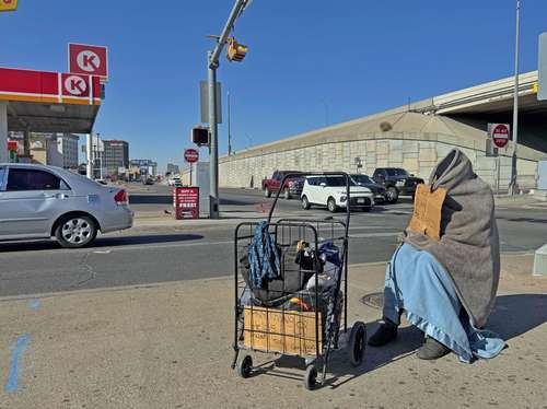 Arzobispo de Chicago elogia las aportaciones de migrantes a EU   