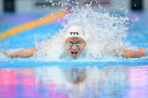 Marchand pulveriza el récord de los 200 metros combinados   