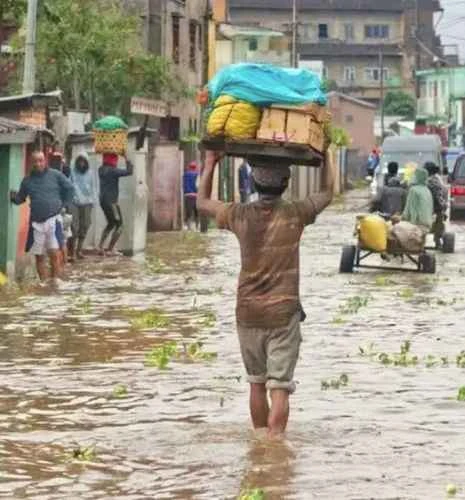 Intereses de deuda para crisis climáticas ahogan a países pobres   