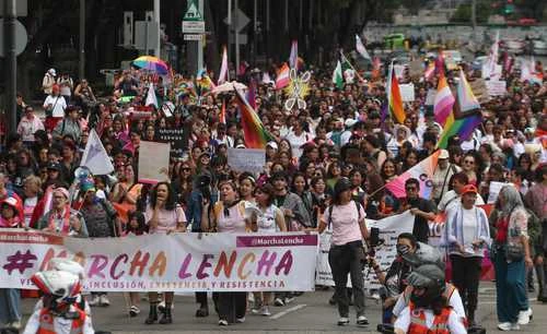 Exigen “vidas dignas y llenas de respeto” en Marcha Lencha 2025   