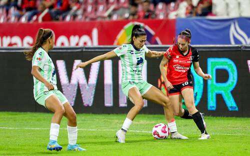 Santos sorprende al Atlas en inicio de liga femenil   