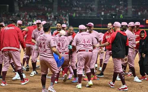 Diablos suman 12 victorias al hilo; vencen a Oaxaca en extrainnings   