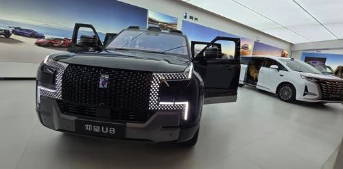 Autos que se cargan más rápido que un teléfono, apuesta de BYD   