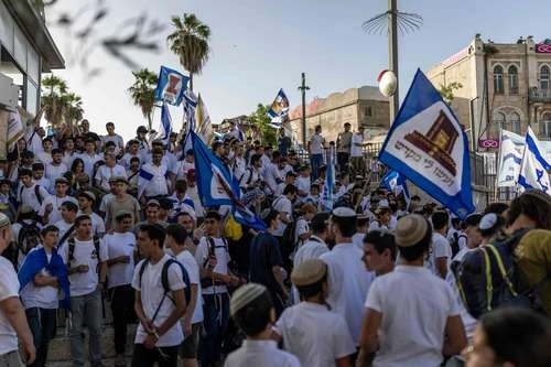Judíos celebran la anexión ilegal de Jerusalén y atacan a palestinos   