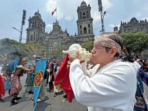 Julio Hernández López: Astillero   