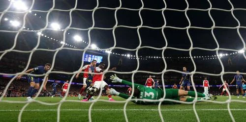Después de 20 años, el Arsenal  vuelve a una final de Champions   