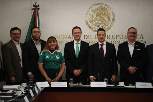 Julio Hernández López: Astillero   