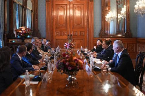 México y España ponen fin a guerra diplomática   
