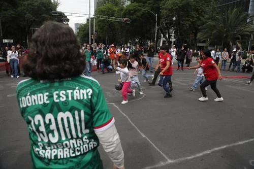 Julio Hernández López: Astillero   