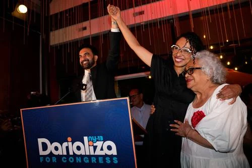 Progresistas desplazan a candidatos de los partidos tradicionales en EU   