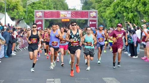 Participan 20 mil atletas en la edición 18 de la Carrera Once K   