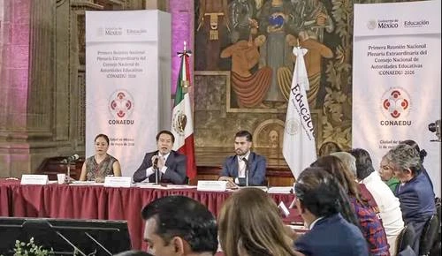 Julio Hernández López: Astillero   