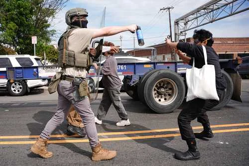 Agentes del ICE golpean a migrantes en huelga de hambre en Nueva Jersey   