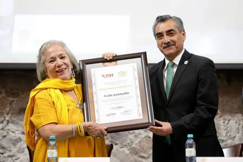 El 15 FINI comenzó actividades con un homenaje a la fotógrafa Flor Garduño   