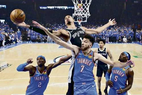 Spurs toma ventaja ante el Thunder   