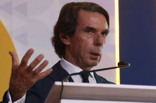 Aznar asiste a encuentro empresarial   