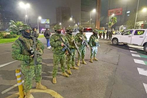 Toque de queda en Ecuador   