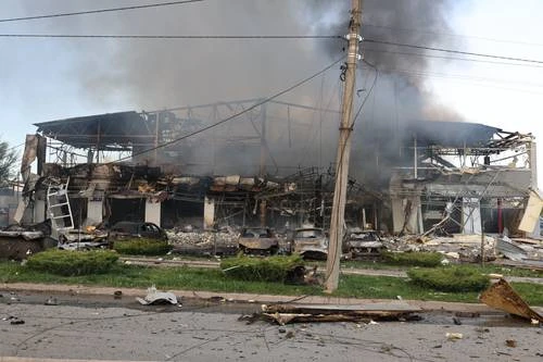 Moscú y Kiev se acusan de violar tregua: 27 muertos por embate ruso   