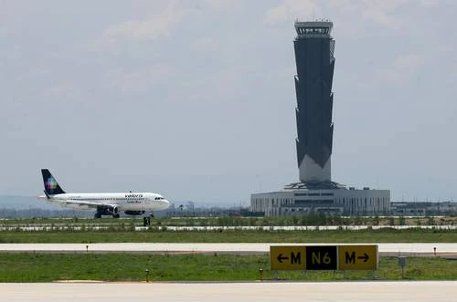 Acuerdo con Washington para fortalecer tráfico aéreo   