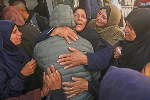Decenas de palestinos muertos tras inhalar gas lacrimógeno israelí   