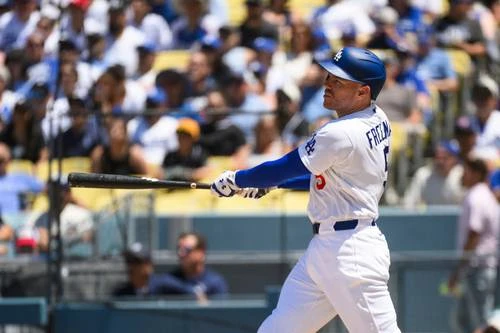 Freeman rescata a Dodgers   