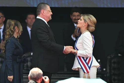 Presidenta de Costa Rica garantiza inmunidad a Chaves   