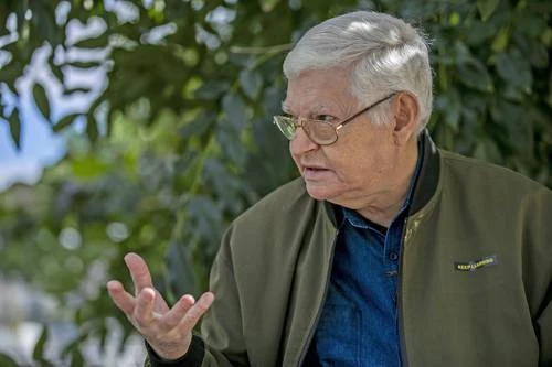 “Que un pobre de derecha vote por Trump o Milei es resultado de la guerra cognitiva”   