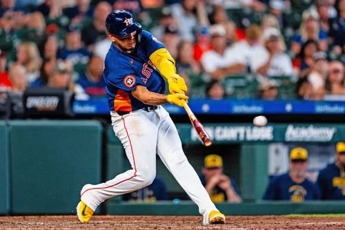 Isaac Paredes suma 500 hits  en Grandes Ligas   