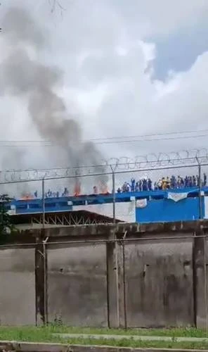 Reos toman prisión en Venezuela; denuncian tortura y aislamiento   
