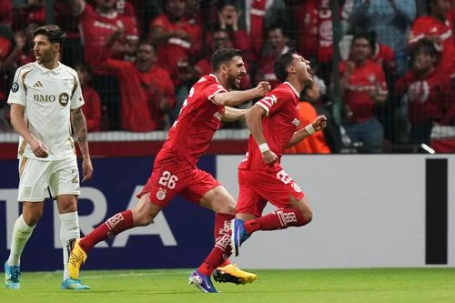 Golea Toluca a LAFC 5-2; se medirá ante los Tigres en la final de la Concachampions   