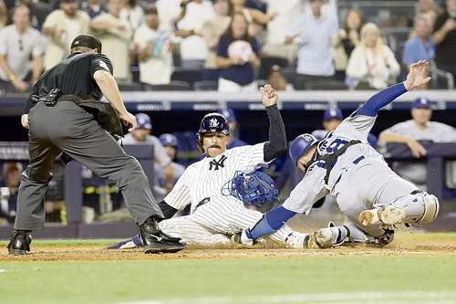 Jonrón de Max Muncy da la victoria a Dodgers   