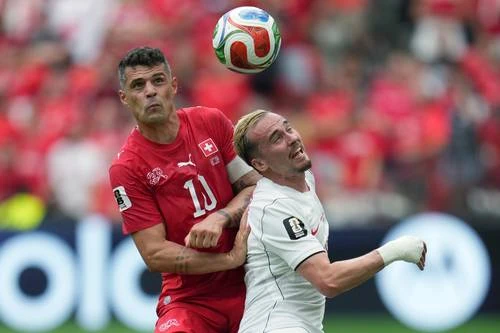 Suiza y Canadá avanzan   